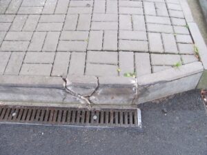 Úraz vzniklý při cestě na oběd v rámci polední pauzy Úraz vzniklý při cestě na oběd v rámci polední pauzy