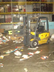 Agenturní zaměstnanci Obrázek znázorňuje nepořádek na pracovišti